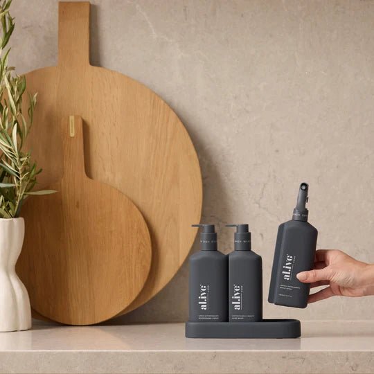 Kitchen trio - We Wander