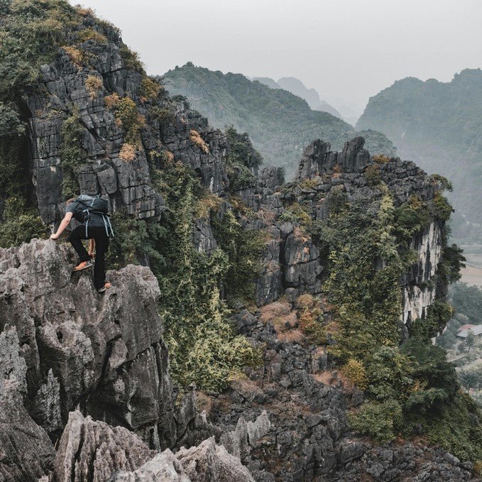 100M Abseil - We Wander