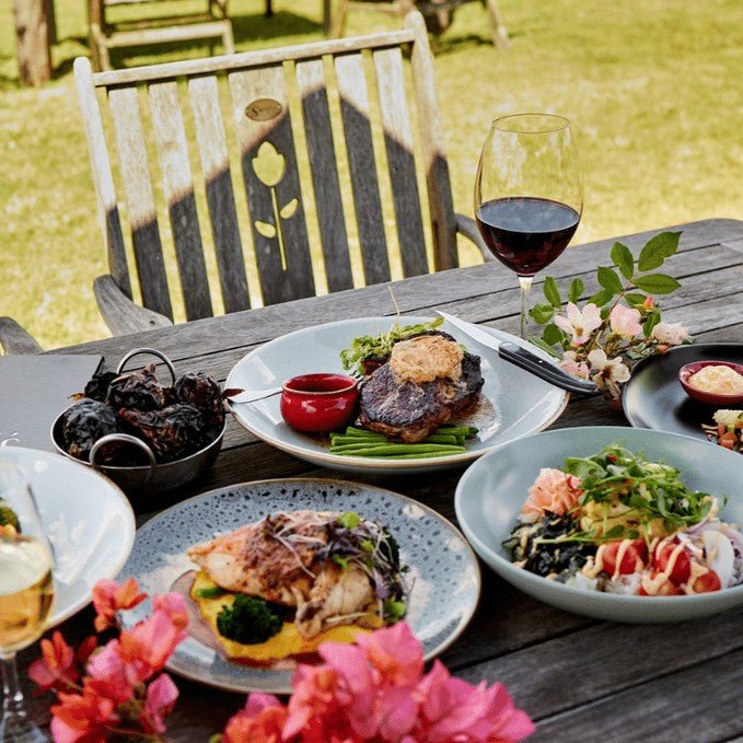 A Dining Experience At Amanda's On The Edge - We Wander